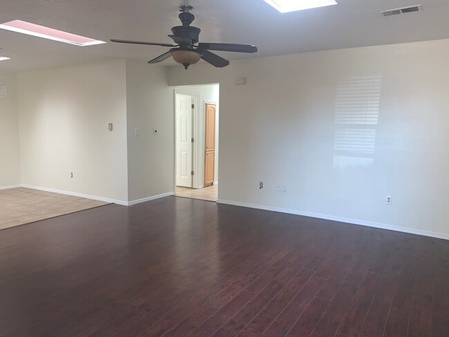 Building Photo - 137 Griegos Rd NW