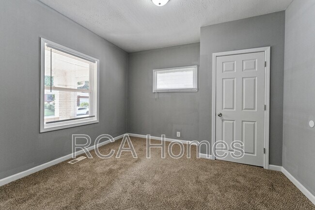 Photo - 2165 N Dexter St House