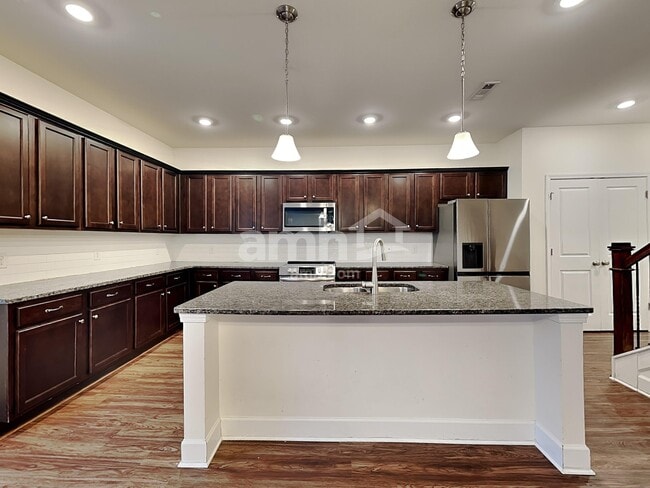 Foto del edificio - 5216 Lake Maxwell Dr