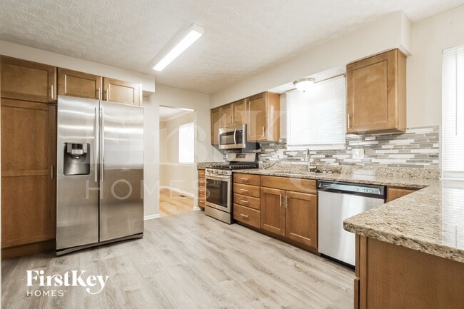 Foto del edificio - 833 Lindenhaven Rd