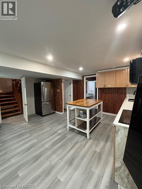 Building Photo - 105 Maple Dr