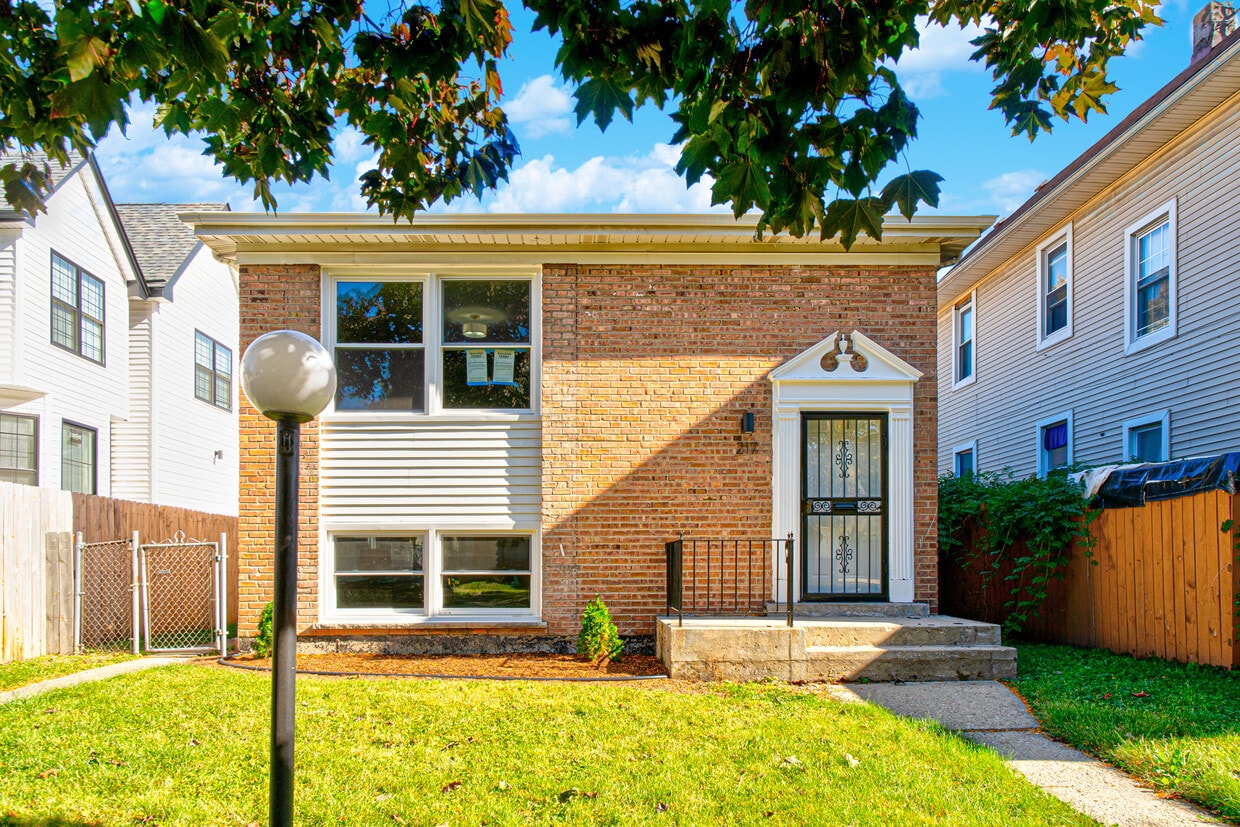 Primary Photo - 217 S 13th Ave