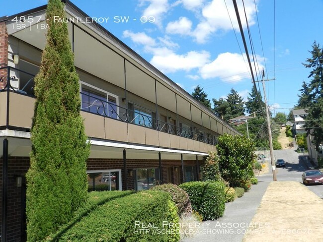 Foto del edificio - 4857 Fauntleroy Way SW