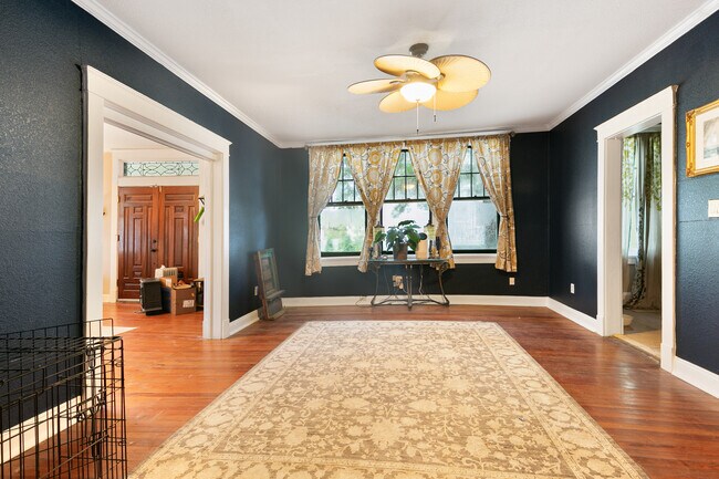 Foto del edificio - 3350 Jena St