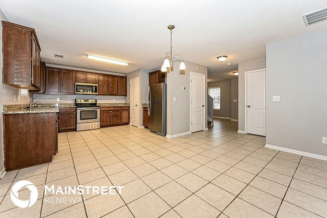 Building Photo - 2509 Queen Bee Dr