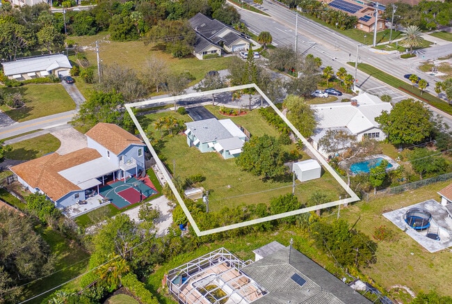 Building Photo - 3940 NW 5th Ave
