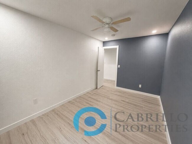 Foto del edificio - 1307 Division St