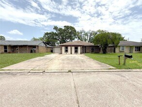 Building Photo - 7130 Kings Dr