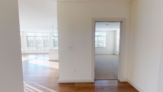 Building Photo - 263 Calvary St