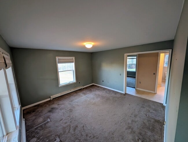 Building Photo - 35 Spiller Rd