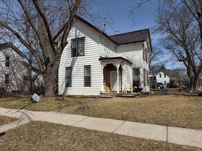 Building Photo - 105 N State St