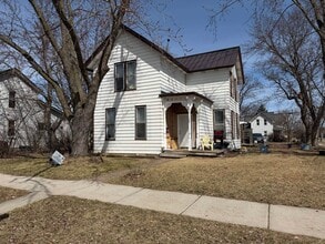 Building Photo - 105 N State St