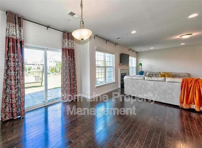Foto del edificio - 9576 Herringbone Ln