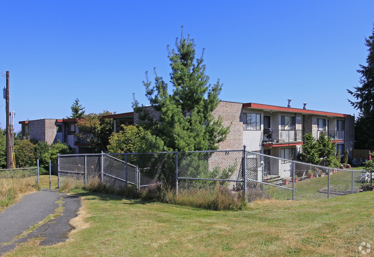 Building Photo - BEVERLY HEIGHTS APTS