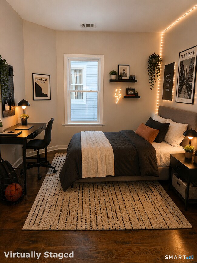 Foto del edificio - 126 Burroughs St