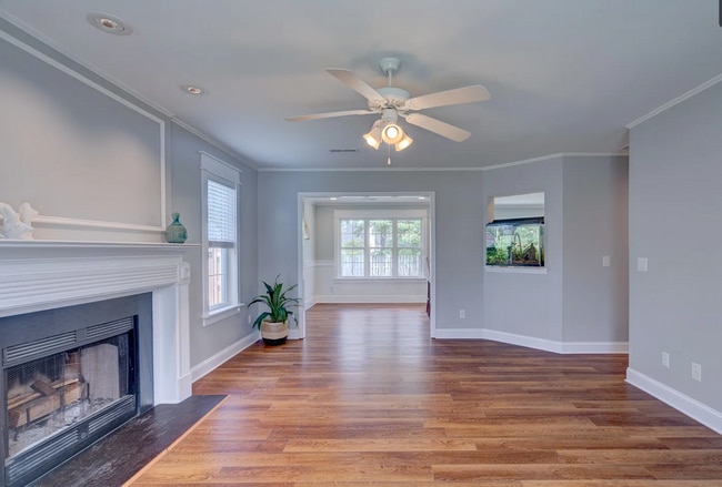 Building Photo - Beautiful Home in Great Neighborhood! Elec...
