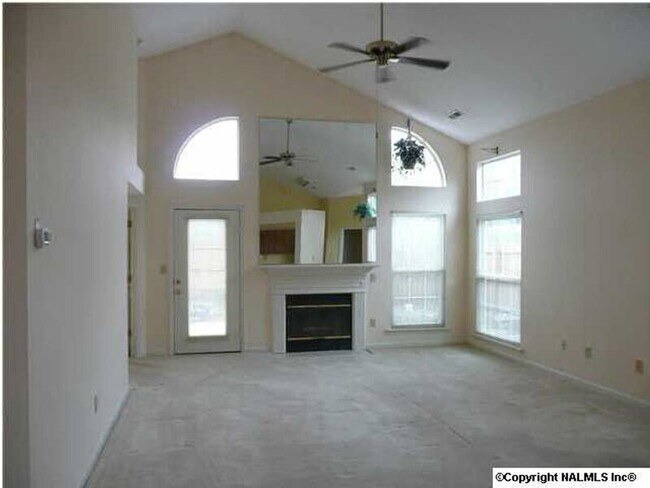 Foto del edificio - 214 Millstone Ln