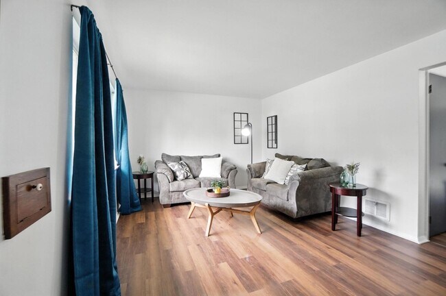 Foto del edificio - 2295 Deblin Dr