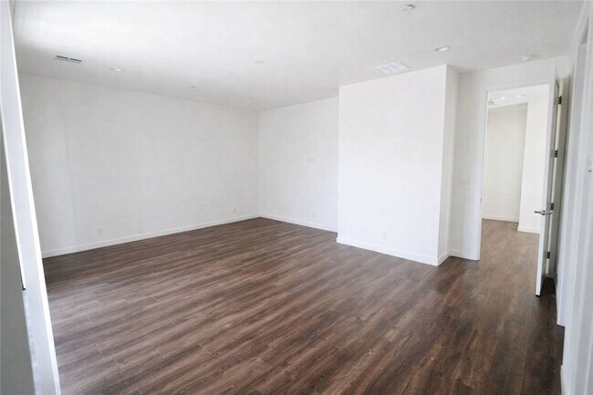 Foto del edificio - 18919 Gault St