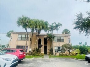 Building Photo - 2736 S University Dr