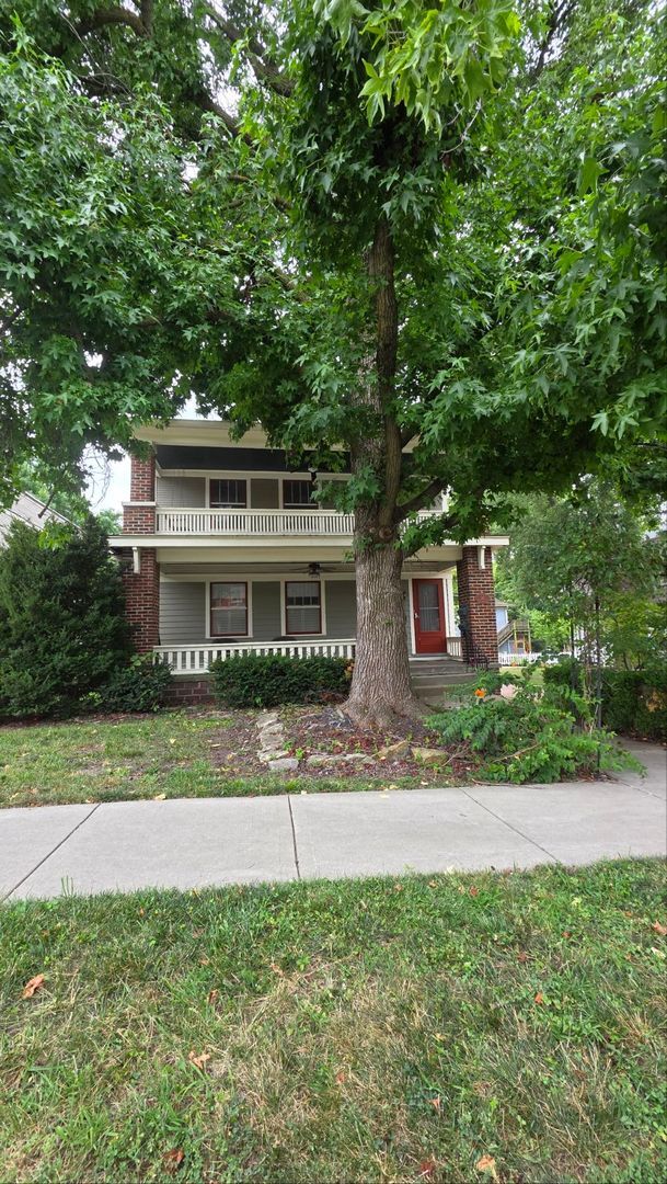 Foto del edificio - Beautiful 2BR 1BA unit w/ Covered Porch in Downtown Liberty
