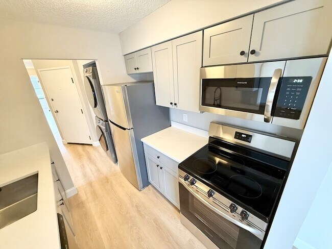 Foto del edificio - 59-69 Msgr Patrick j Lydon Way Unit 306