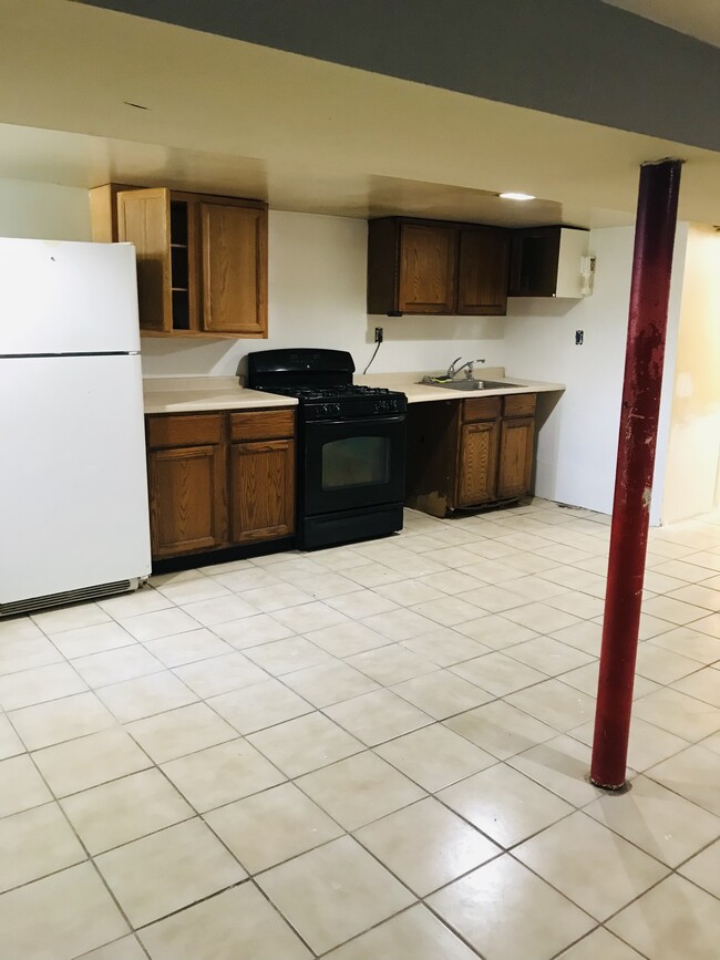 Kitchen space - 326 E 33rd St