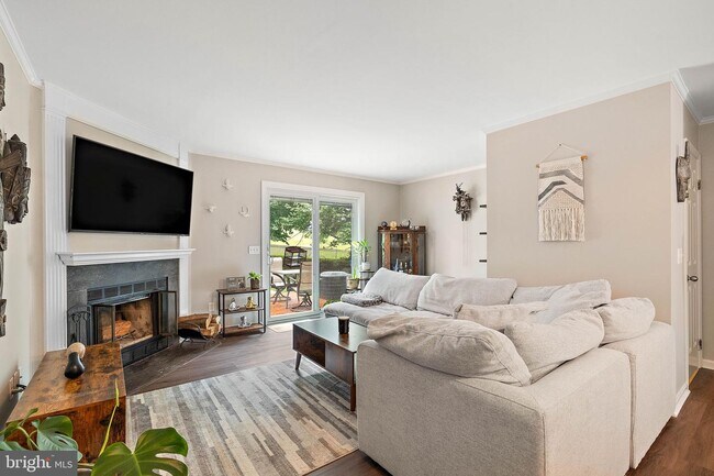 Foto del edificio - 4876 Weatherhill Dr