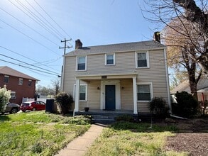 Building Photo - 2300 Fontaine Ave Ext