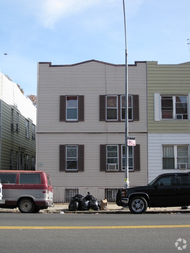 Primary Photo - 1711 Coney Island Ave