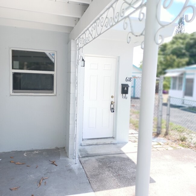 Front Entrance - 618 58th St
