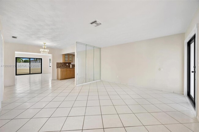 Building Photo - 10320 SW 38th Terrace