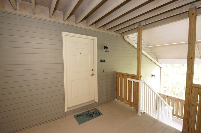 Building Photo - 1410 Ravens Crest Dr