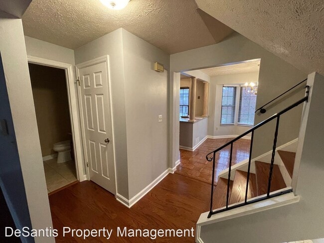 Building Photo - 2 br, 1.5 bath House - 564 Thorncliffe Drive