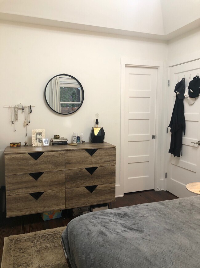 Foto del edificio - 303 6th Ave