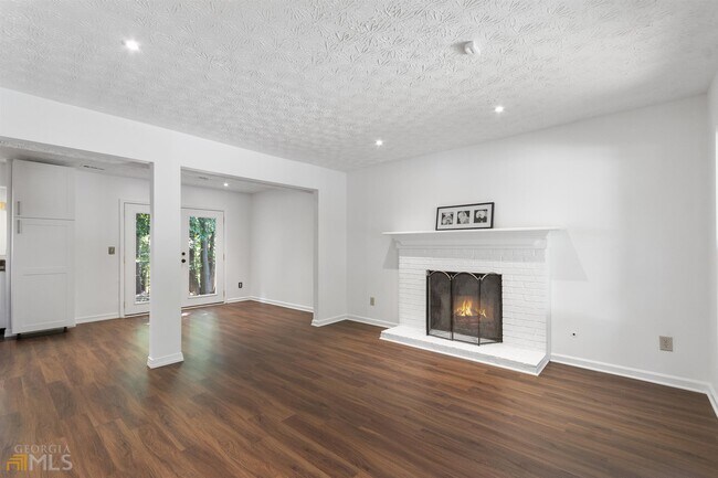 Building Photo - 10440 Virginia Pine Ln