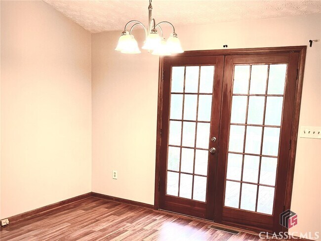 Foto del edificio - 1180 Old Farm Rd
