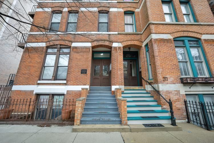 Foto del edificio - 213 W Wisconsin St