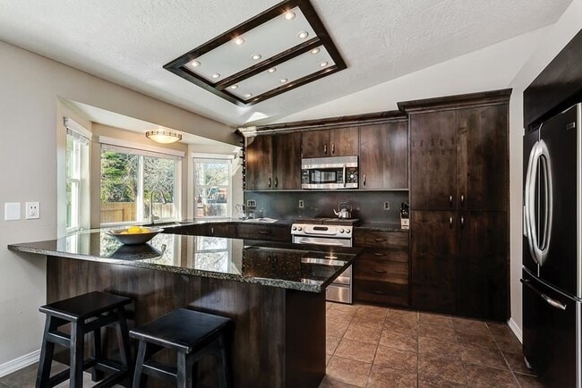 Building Photo - Wonderful Pet Friendly Home in SE Boise!