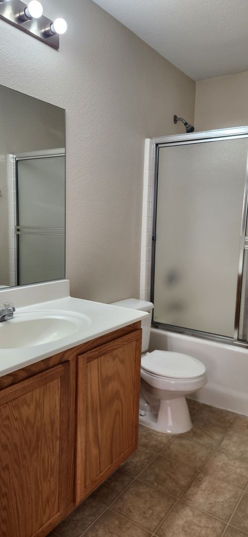 Building Photo - FRESHLY PAINTED 3BR + Loft in SW Las Vegas...