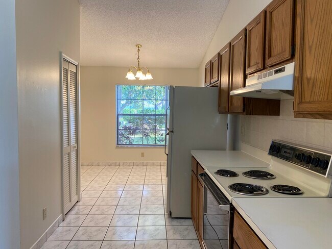 Foto del edificio - 5020 Arbor Glen Cir