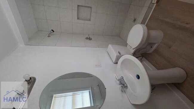Foto del edificio - 3625 Belair Rd