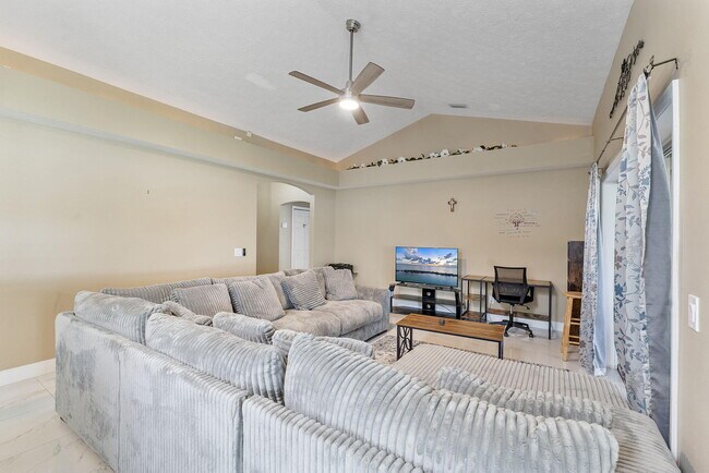 Foto del edificio - 1622 SW Realty St