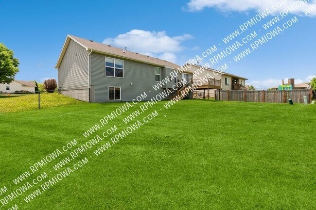 Foto del edificio - SPACIOUS RANCH!! 3 Bedroom, 2 Bathroom Hom...