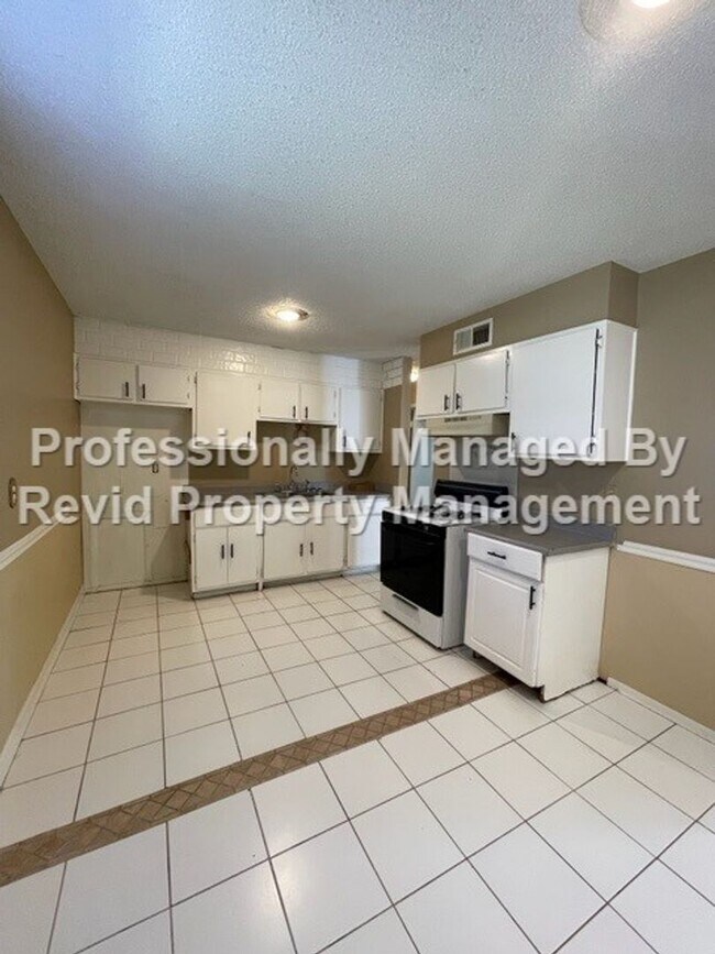 Foto del edificio - 3 Bedroom, 1 bath Ready for Move In