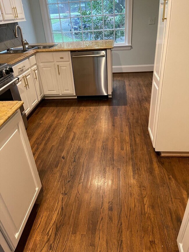 Building Photo - 2610 Providence Rd