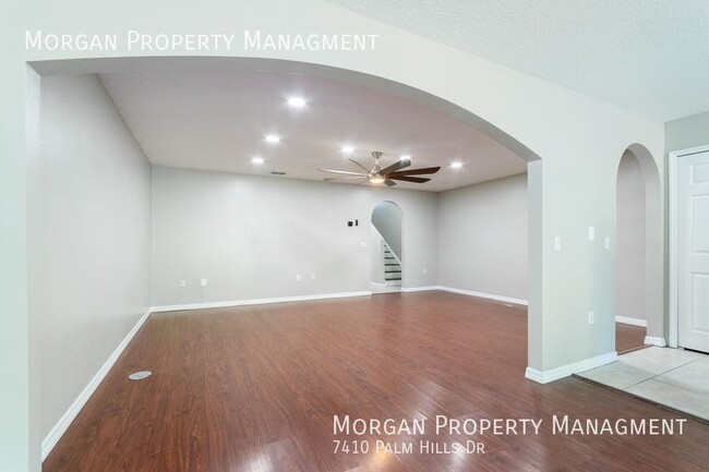 Foto del edificio - 7410 Palm Hills Dr