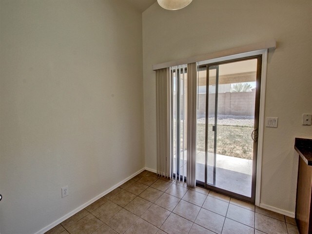 Foto - 1651 W Quick Draw Way