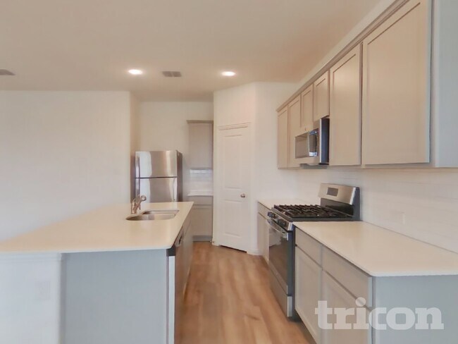 Foto del edificio - 5416 Montrose Dr