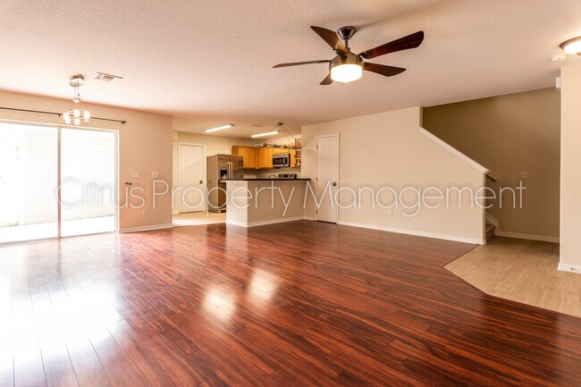 Foto del edificio - Spacious Town Home in Avalon